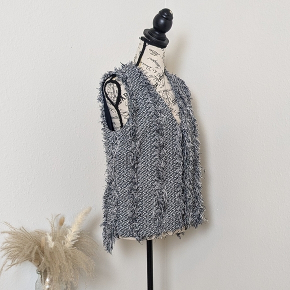 209 Wst 38 Knit Fringe Sweater Vest - Picture 4 of 7